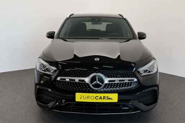 Mercedes-Benz GLA (2022) thumbnail 2