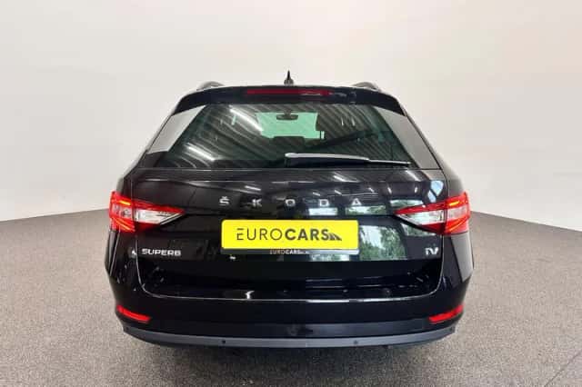 Škoda Superb (2022) thumbnail 2