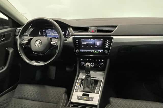 Škoda Superb (2022) thumbnail 6