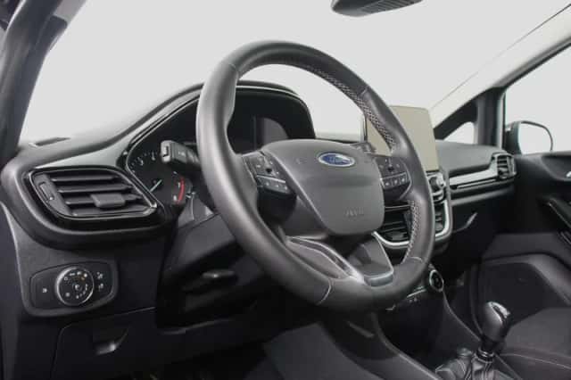 Ford Fiesta (2023) thumbnail 2