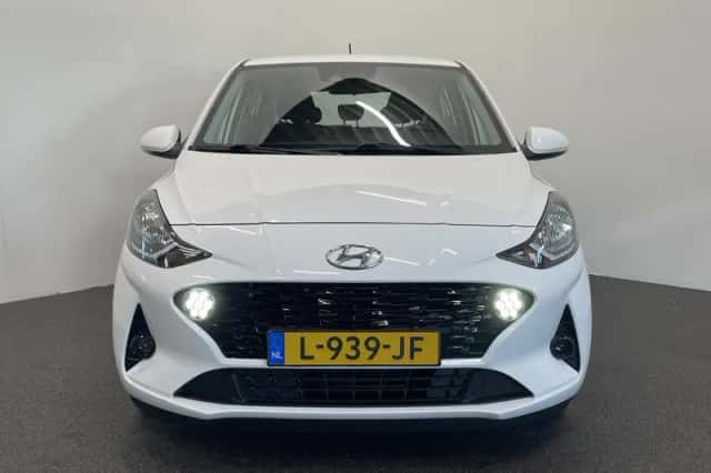 Hyundai i10 (2021) thumbnail 2