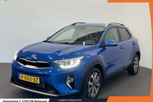 Kia Stonic (2021) thumbnail 1