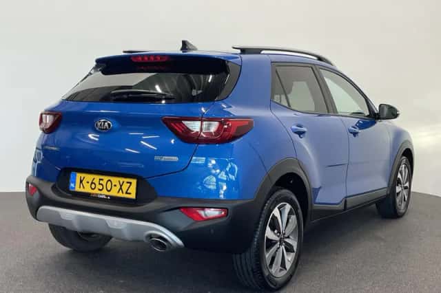 Kia Stonic (2021) thumbnail 6