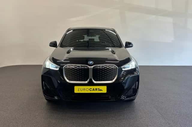 BMW iX1 (2024) thumbnail 2