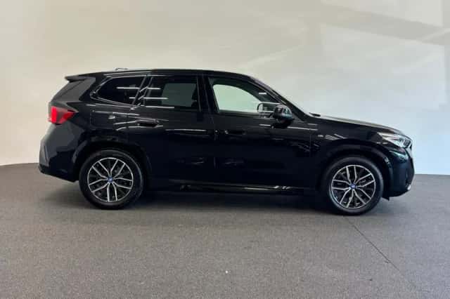 BMW iX1 (2024) thumbnail 5