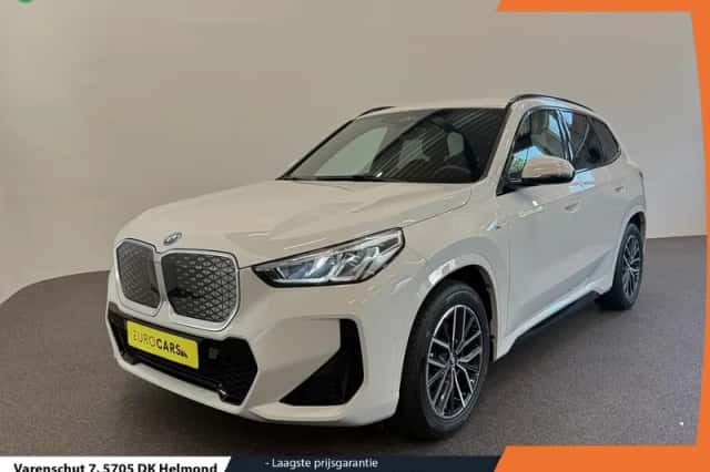 BMW iX1 (2024) thumbnail 1