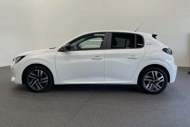 Peugeot 208 (2023) thumbnail 4