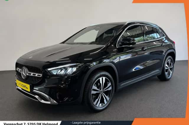 Mercedes-Benz GLA (2023) thumbnail 1
