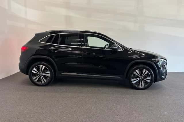 Mercedes-Benz GLA (2023) thumbnail 5