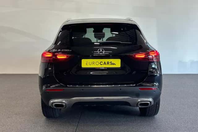 Mercedes-Benz GLA (2023) thumbnail 6