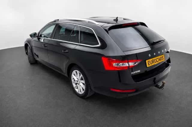 Škoda Superb (2022) thumbnail 2