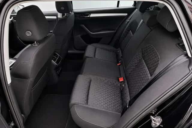 Škoda Superb (2022) thumbnail 5