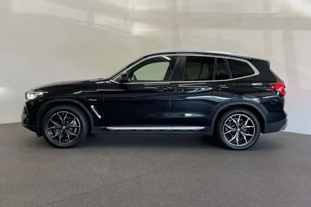 BMW X3 (2022) thumbnail 4