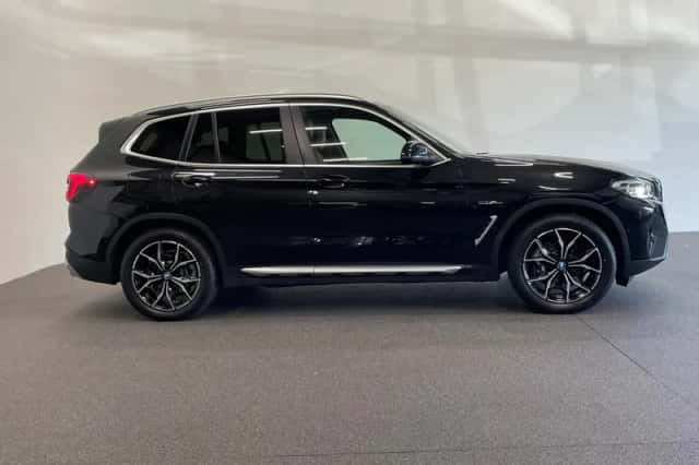 BMW X3 (2022) thumbnail 5