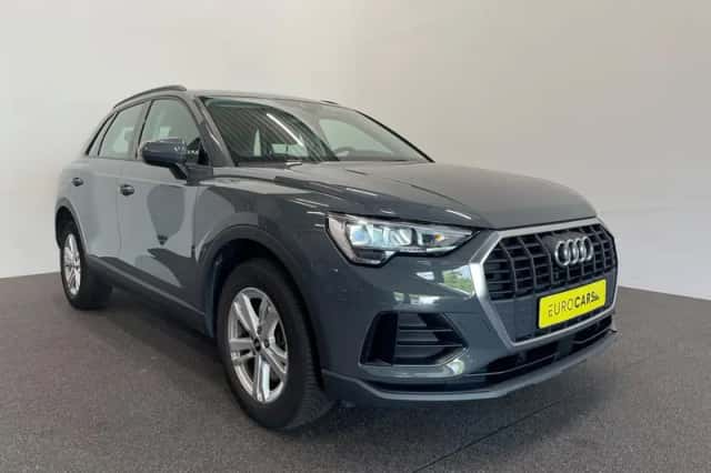 Audi Q3 (2022) thumbnail 3