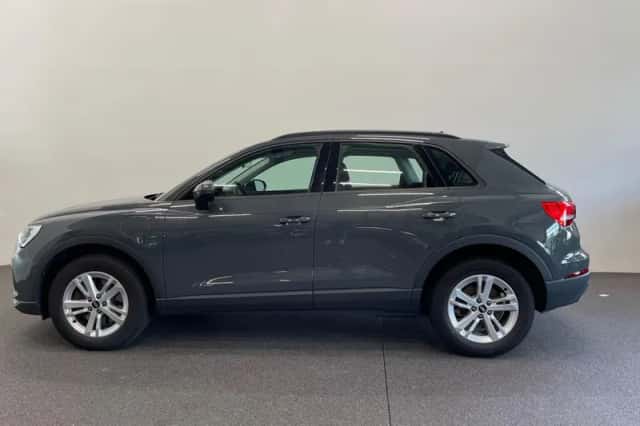 Audi Q3 (2022) thumbnail 4