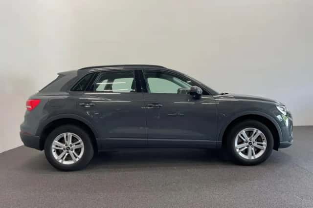 Audi Q3 (2022) thumbnail 5