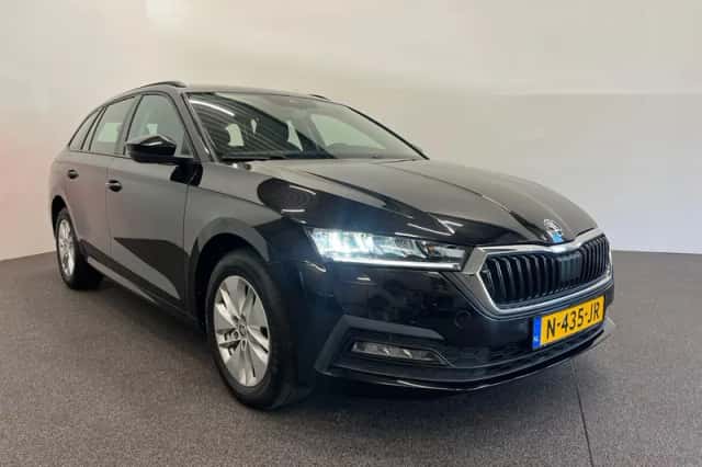 Škoda Octavia (2021) thumbnail 3