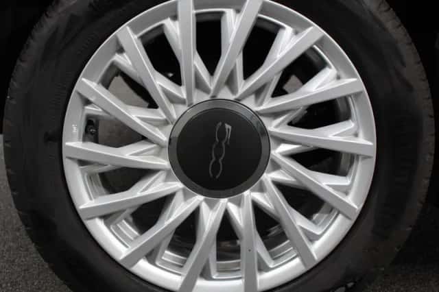 Fiat 500C (2024) thumbnail 3
