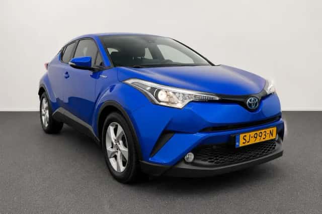 Toyota C-HR (2018) thumbnail 3