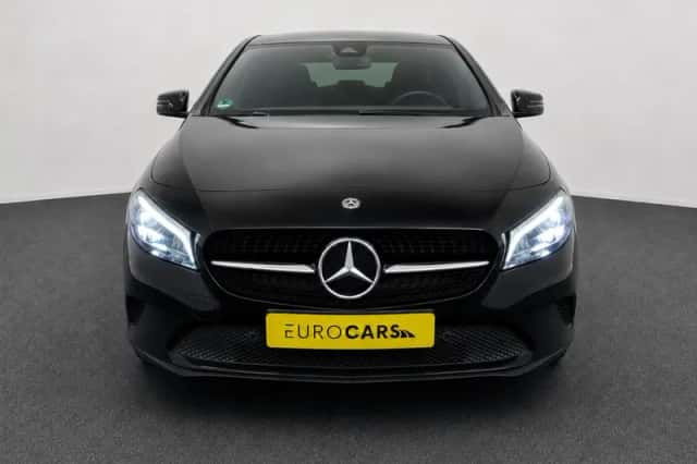 Mercedes-Benz CLA-Klasse (2017) thumbnail 2