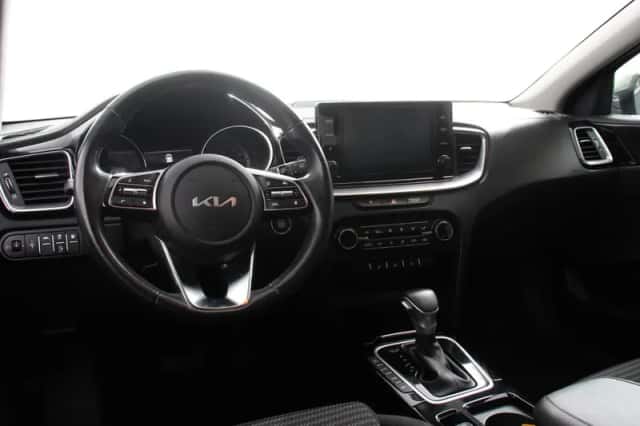 Kia Ceed Sportswagon (2023) thumbnail 3