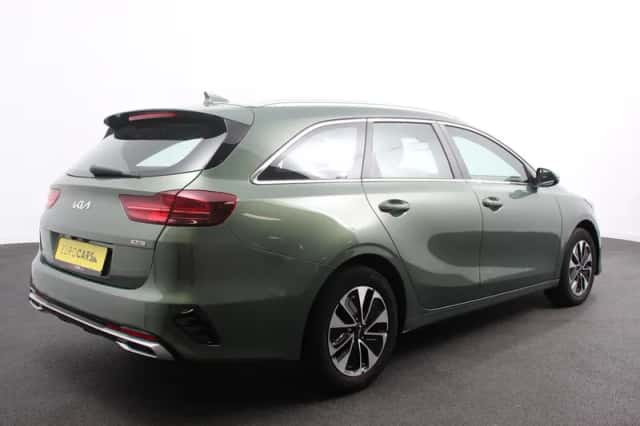 Kia Ceed Sportswagon (2023) thumbnail 5