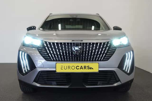 Peugeot 2008 (2024) thumbnail 4
