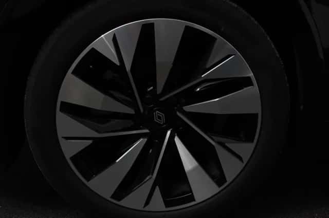 Renault Rafale (2025) thumbnail 3