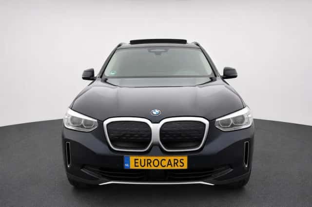 BMW iX3 (2022) thumbnail 2