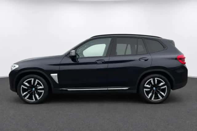 BMW iX3 (2022) thumbnail 4