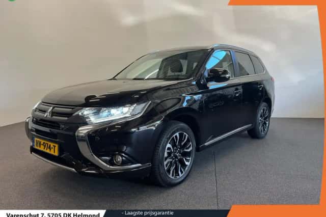 Mitsubishi Outlander (2015) thumbnail 1