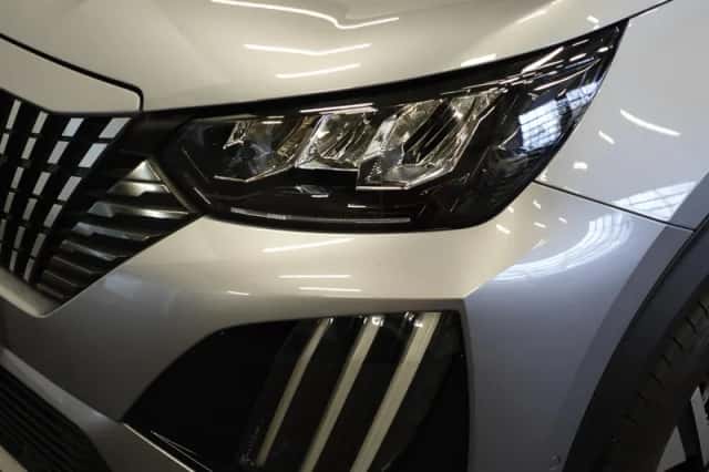 Peugeot 2008 (2024) thumbnail 4