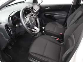 Kia Picanto (2023) thumbnail 9