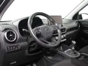 Hyundai Kona (2023) thumbnail 2