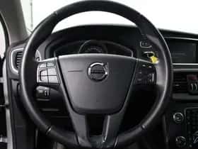 Volvo V40 (2018) thumbnail 16