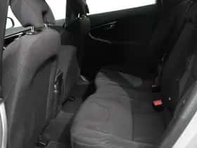 Volvo V40 (2018) thumbnail 23