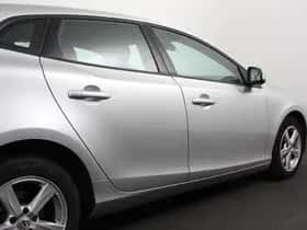 Volvo V40 (2018) thumbnail 24