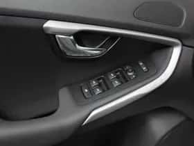 Volvo V40 (2018) thumbnail 10