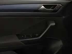 Volkswagen T-Roc (2021) thumbnail 10