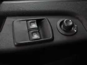 Opel Vivaro (2019) thumbnail 10