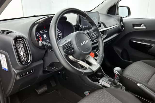 Kia Picanto (2023) thumbnail 2