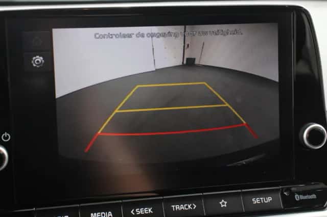 Kia Picanto (2023) thumbnail 3