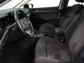 Volkswagen Golf (2022) thumbnail 22