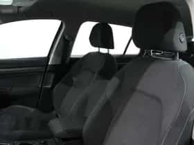 Volkswagen Golf (2022) thumbnail 25