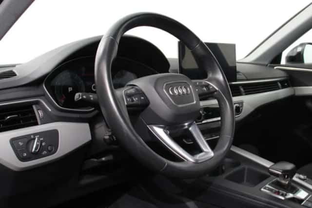 Audi A4 (2020) thumbnail 2