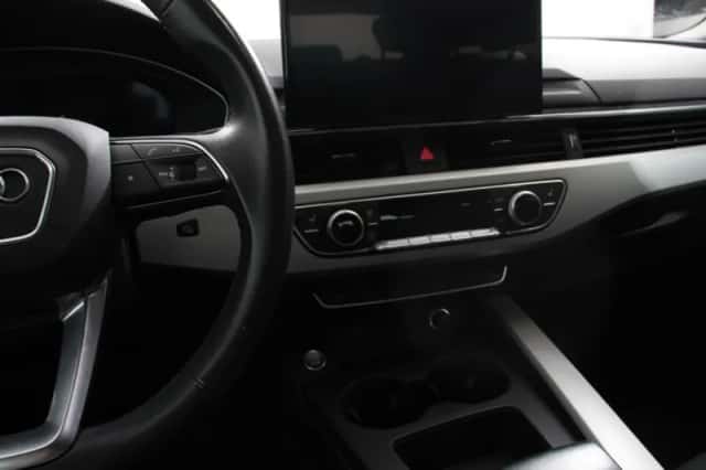 Audi A4 (2020) thumbnail 3