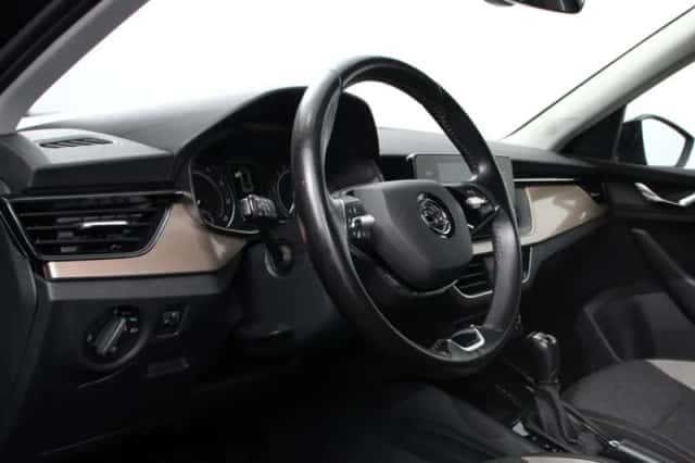 Škoda Kamiq (2021) thumbnail 2
