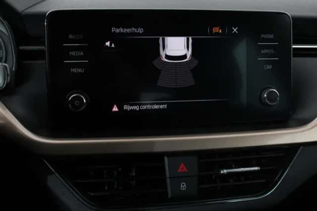 Škoda Kamiq (2021) thumbnail 3