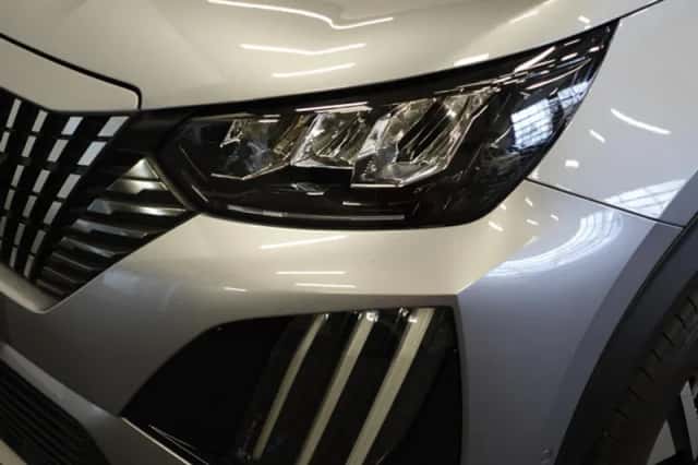 Peugeot 2008 (2024) thumbnail 4